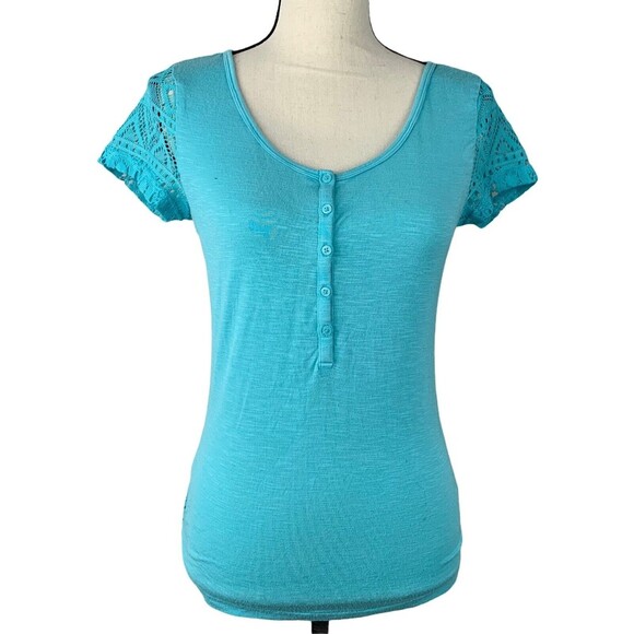 Ariat Gauze Knit Top Women S Turquoise 1/2 Button Lace Short Sleeves & Back - Picture 1 of 9